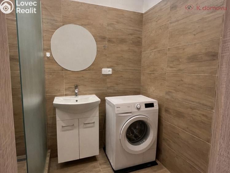 Pronájem bytu 2+1 Zlín, Chelčického 668 č. 7