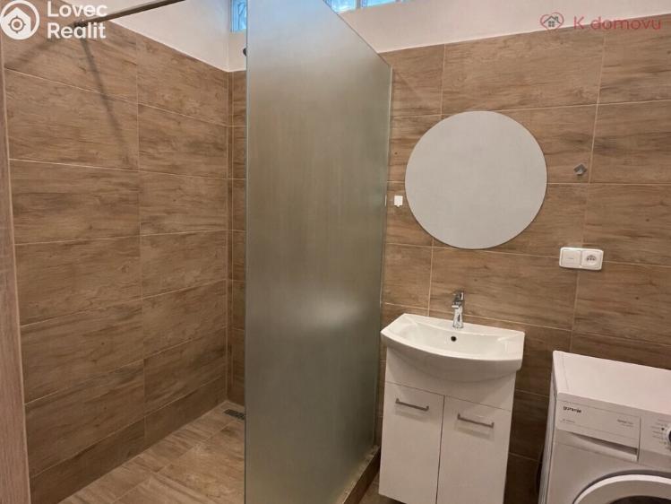 Pronájem bytu 2+1 Zlín, Chelčického 668 č. 8