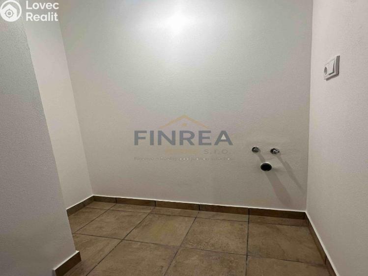 Pronájem komerční nemovitosti Praha, Saratovská č. 8