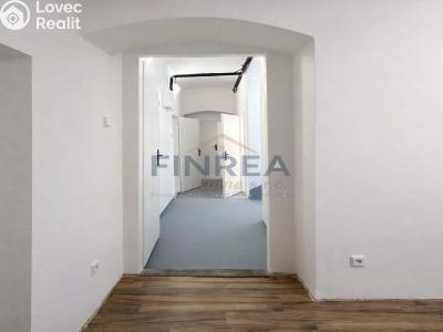 Pronájem komerční nemovitosti Praha, Saratovská č. 3