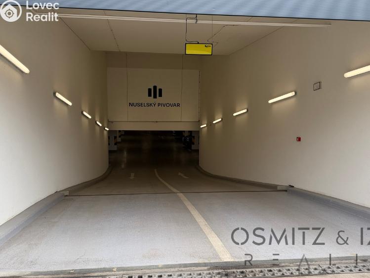 Pronájem garážového stání Praha, Závišova 11/7 č. 2