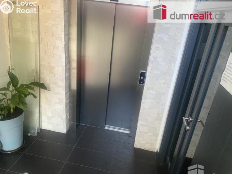 Pronájem bytu 1+KK Praha 14, Pilská č. 12