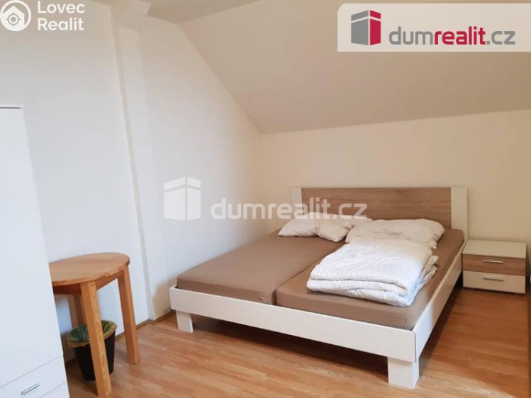 Pronájem bytu 1+KK Praha 8, Zenklova č. 1