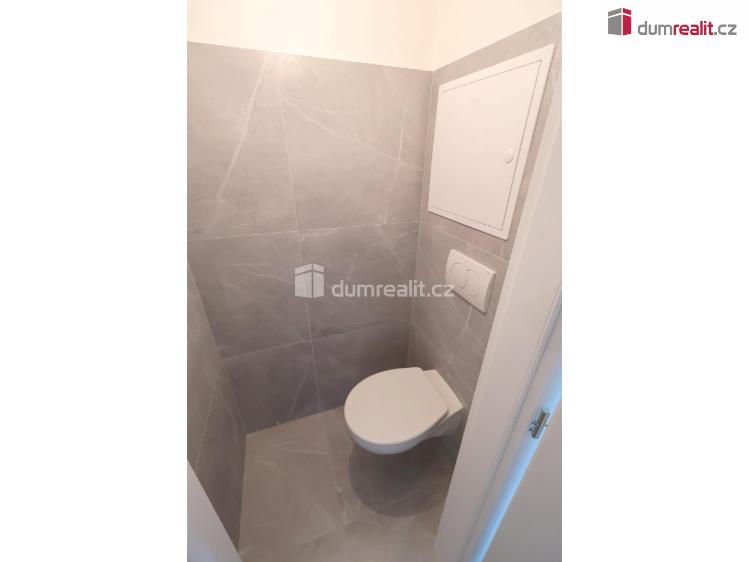 Prodej bytu 3+1 Praha 10, Jabloňová č. 21