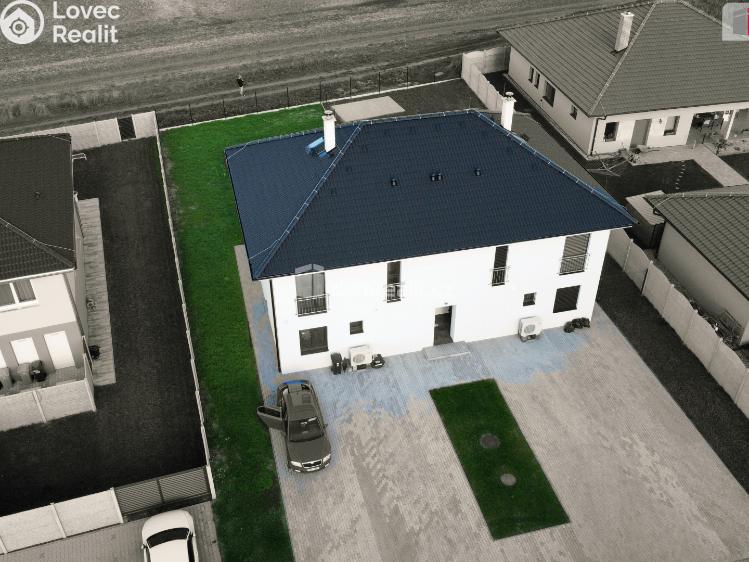 Prodej rodinného domu Polerady č. 12