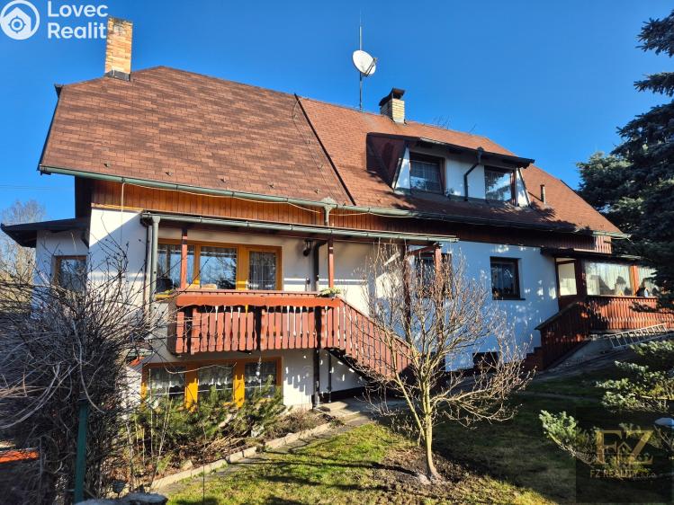 Продаж сімейного будинку Černovice, Husovy sady 465 č. 3