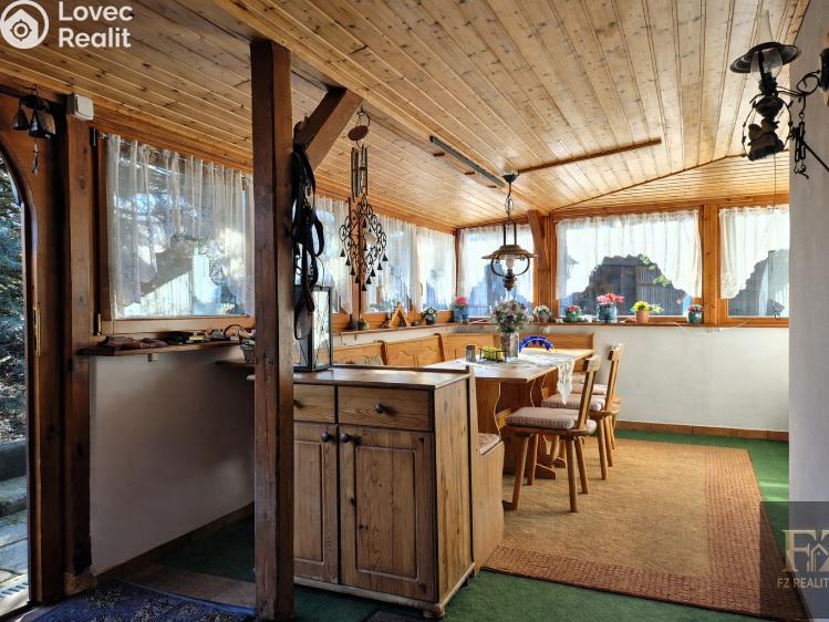 Продаж сімейного будинку Černovice, Husovy sady 465 č. 5