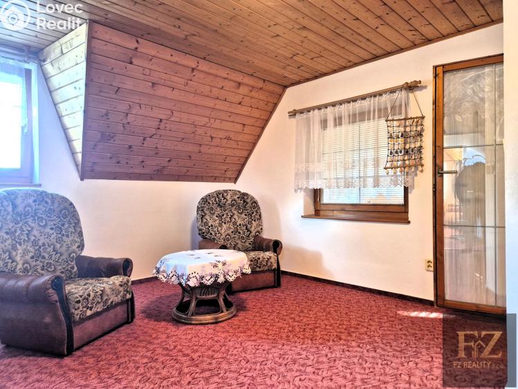 Продаж сімейного будинку Černovice, Husovy sady 465 č. 16