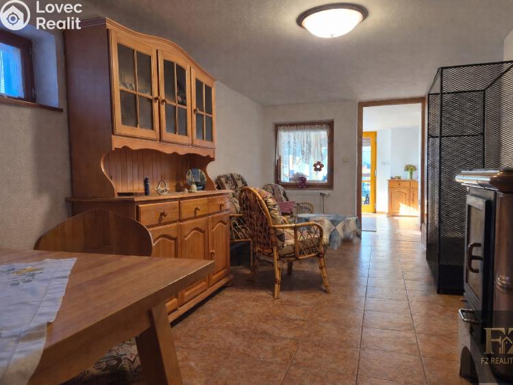 Продаж сімейного будинку Černovice, Husovy sady 465 č. 18