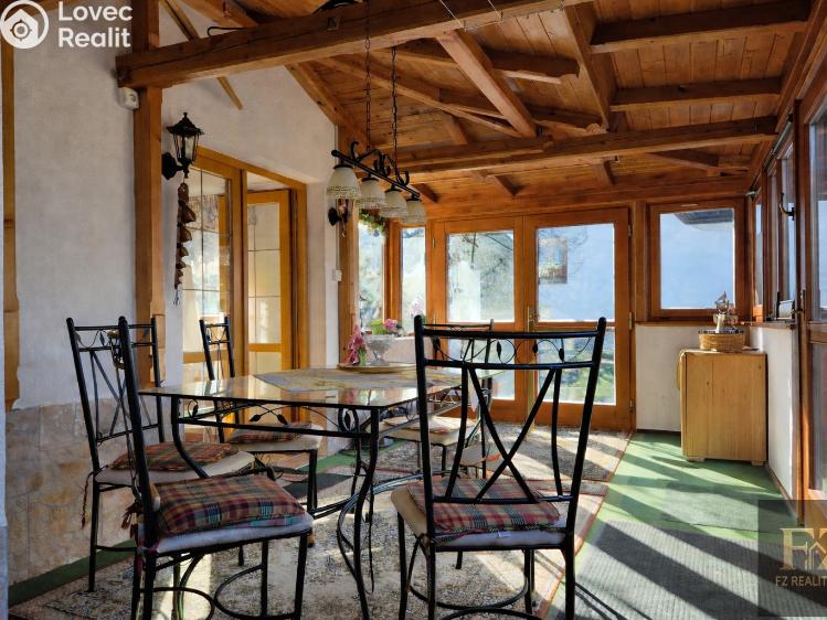 Продаж сімейного будинку Černovice, Husovy sady 465 č. 21