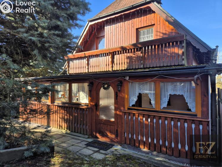 Продаж сімейного будинку Černovice, Husovy sady 465 č. 22