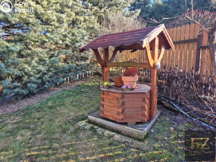 Продаж сімейного будинку Černovice, Husovy sady 465 č. 24