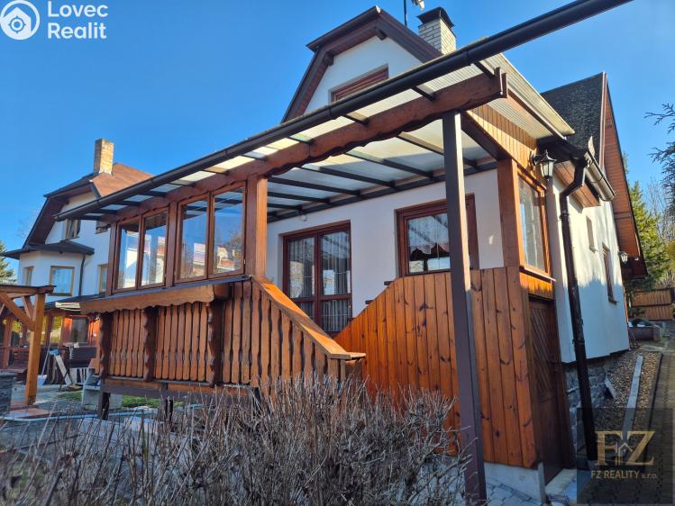 Продаж сімейного будинку Černovice, Husovy sady 465 č. 29