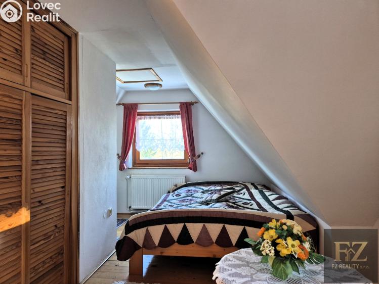 Продаж сімейного будинку Černovice, Husovy sady 465 č. 34