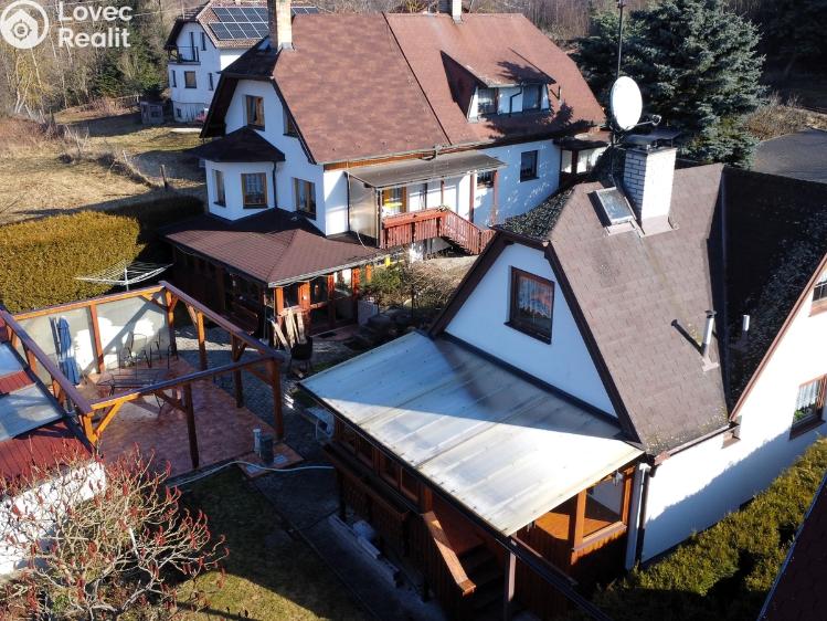 Продаж сімейного будинку Černovice, Husovy sady 465 č. 38