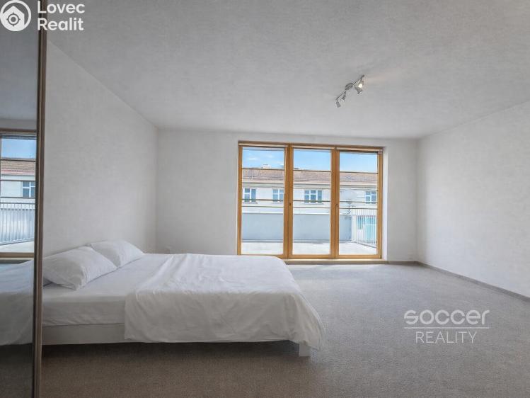 Pronájem bytu 1+KK Praha, Randova č. 1