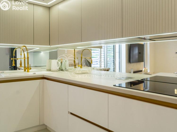 Prodej rodinného domu Rostoklaty č. 4