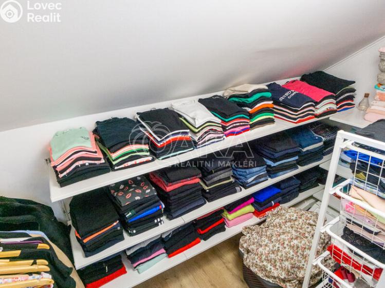 Prodej rodinného domu Rostoklaty č. 12