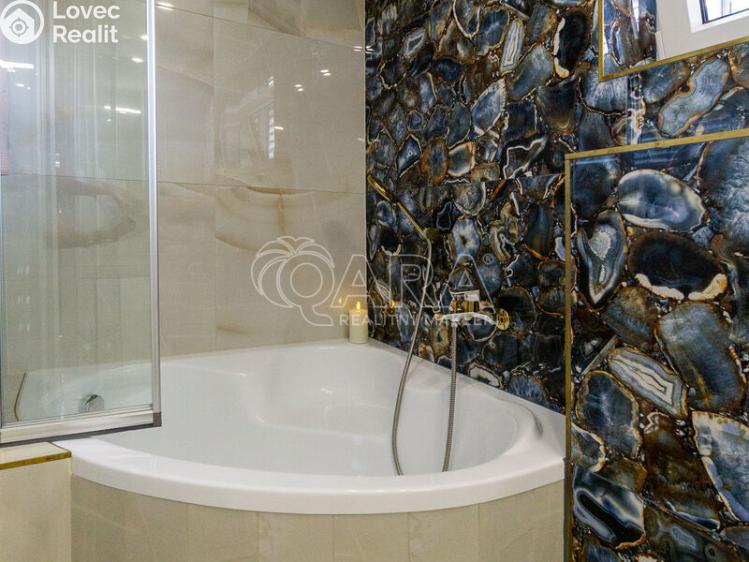 Prodej rodinného domu Rostoklaty č. 14