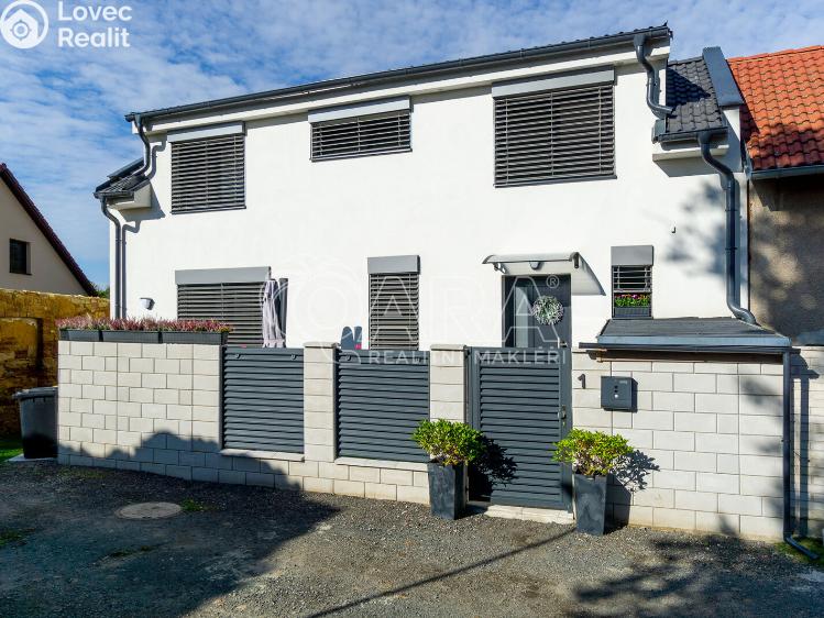 Prodej rodinného domu Rostoklaty č. 23