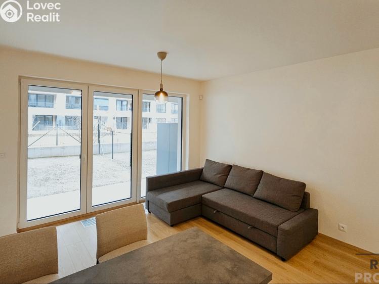 Rent apartment 1+KK Praha, Poděbradská 206/57 č. 12