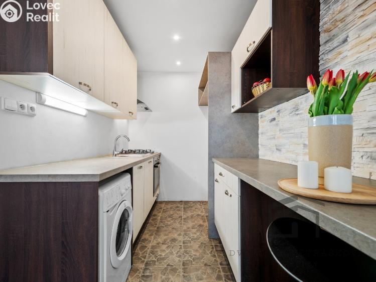 Prodej bytu 2+KK Praha, Zápasnická 879/7 č. 6