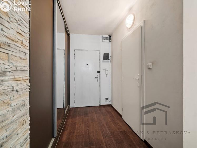 Prodej bytu 2+KK Praha, Zápasnická 879/7 č. 12