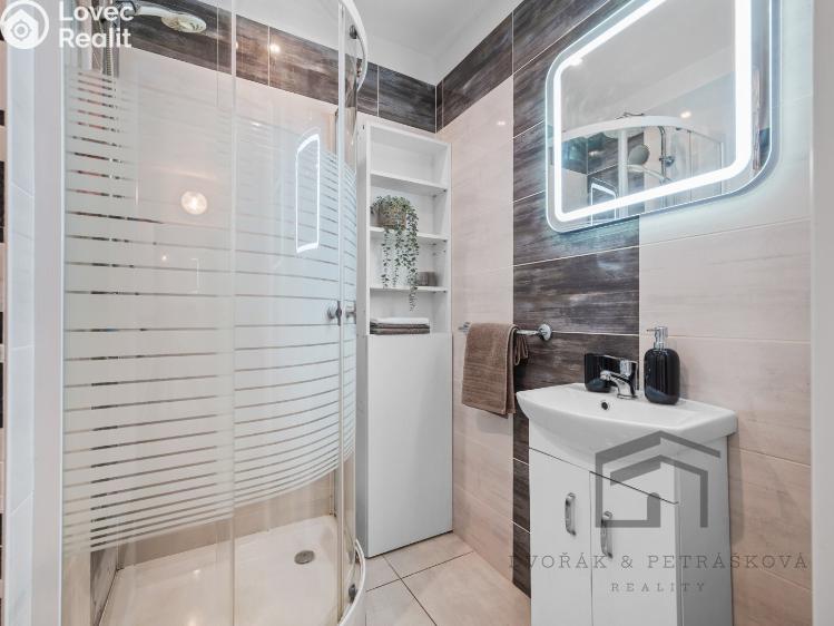 Prodej bytu 2+KK Praha, Zápasnická 879/7 č. 14