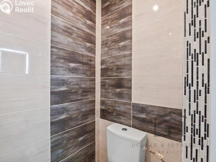 Prodej bytu 2+KK Praha, Zápasnická 879/7 č. 17