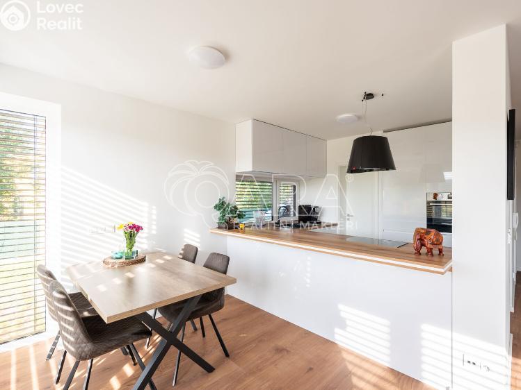 Prodej rodinného domu Babice, Starobabická 519 č. 8