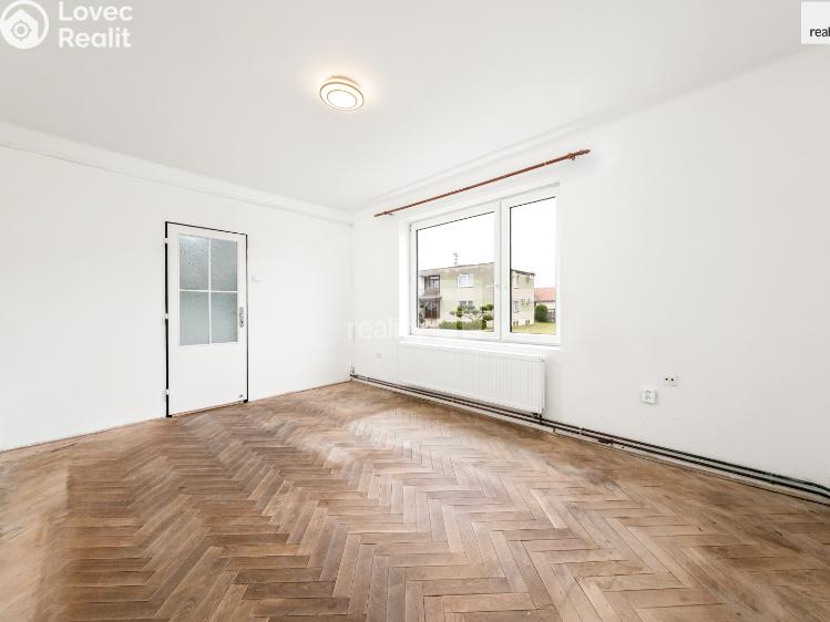 Prodej bytu 3+1 Veltruby, Bytovky č. 12