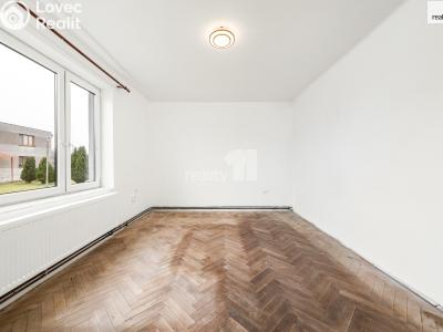 Prodej bytu 3+1 Veltruby, Bytovky č. 6