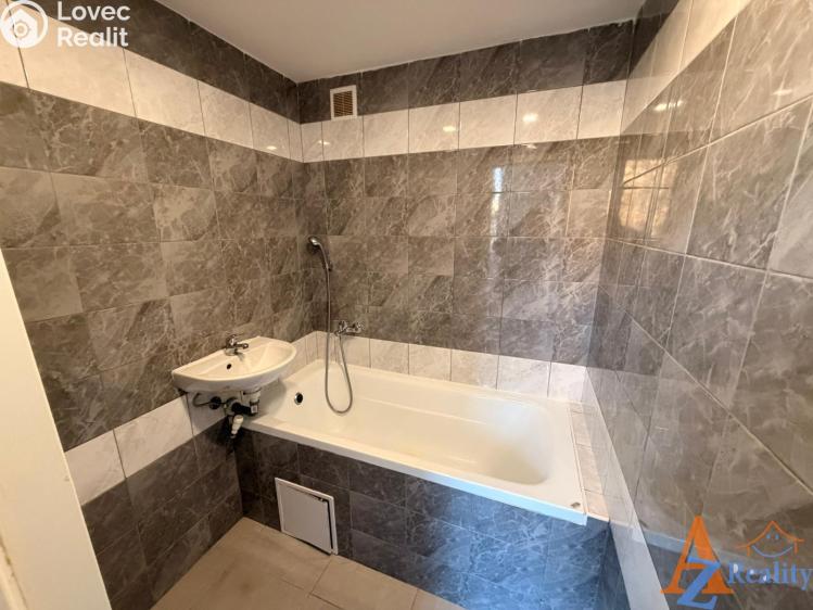 Pronájem bytu 2+1 Chomutov, Jirkovská č. 12