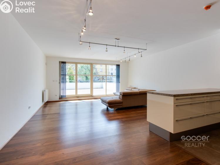 Pronájem bytu 4+KK Praha, Šlikova č. 1