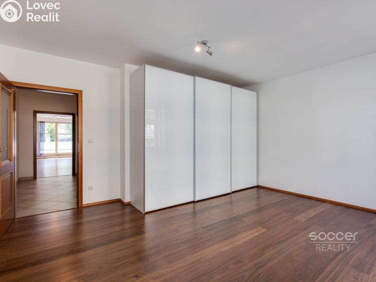 Pronájem bytu 4+KK Praha, Šlikova č. 11