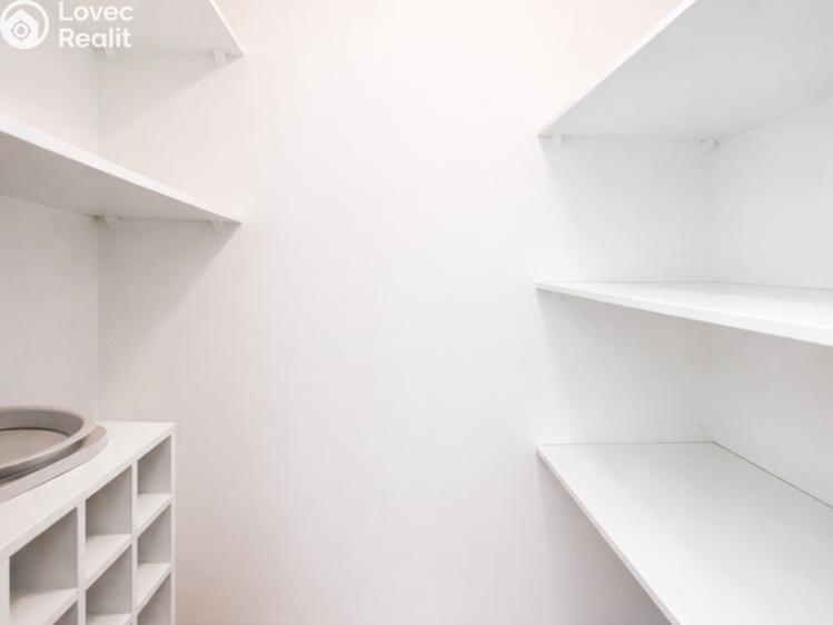 Pronájem bytu 3+KK Praha, Jeseniova č. 14