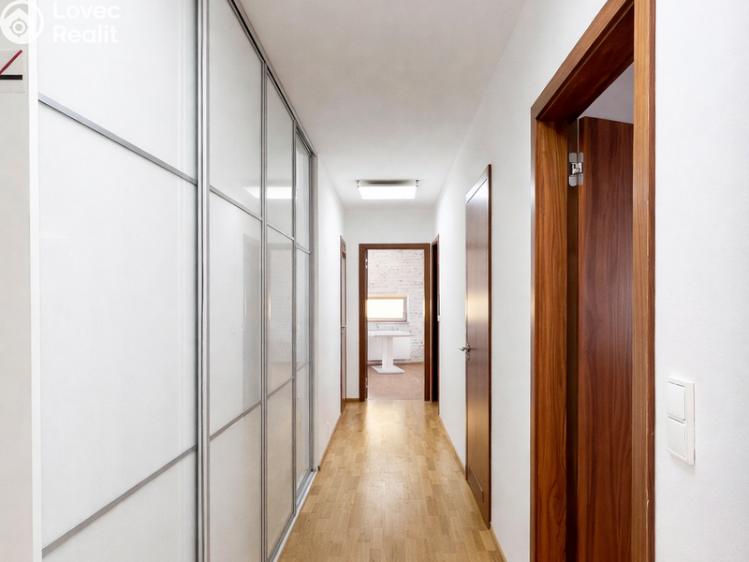 Pronájem bytu 3+KK Praha, Jeseniova č. 15