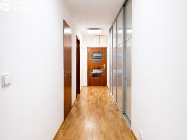 Pronájem bytu 3+KK Praha, Jeseniova č. 17