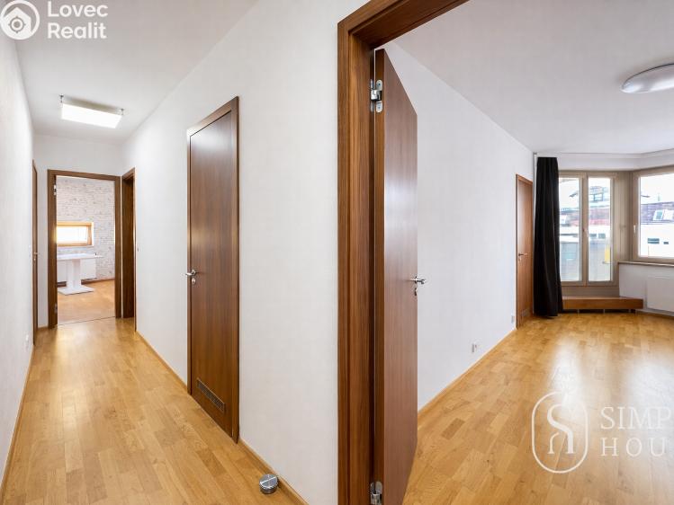 Pronájem bytu 3+KK Praha, Jeseniova č. 18