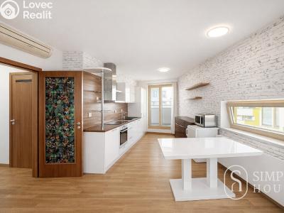 Pronájem bytu 3+KK Praha, Jeseniova č. 1