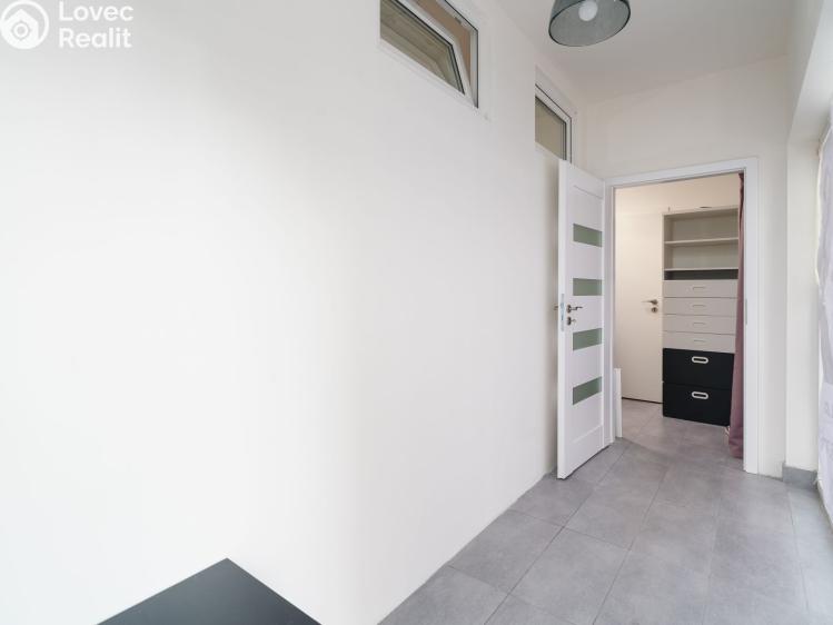 Prodej bytu 2+KK Praha, Třinecká 769 č. 13