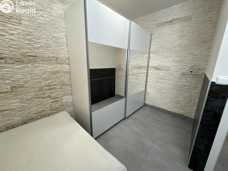 Продажа квартиры 2+KK Praha, Třinecká 769 č. 9