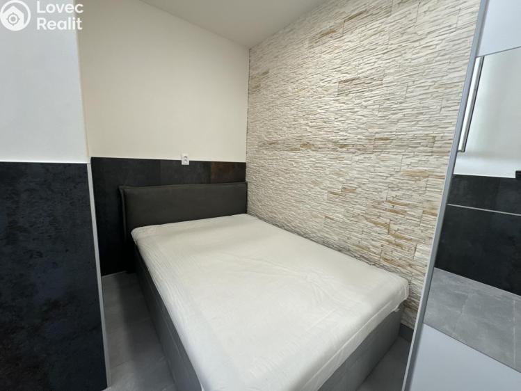 Продажа квартиры 2+KK Praha, Třinecká 769 č. 10