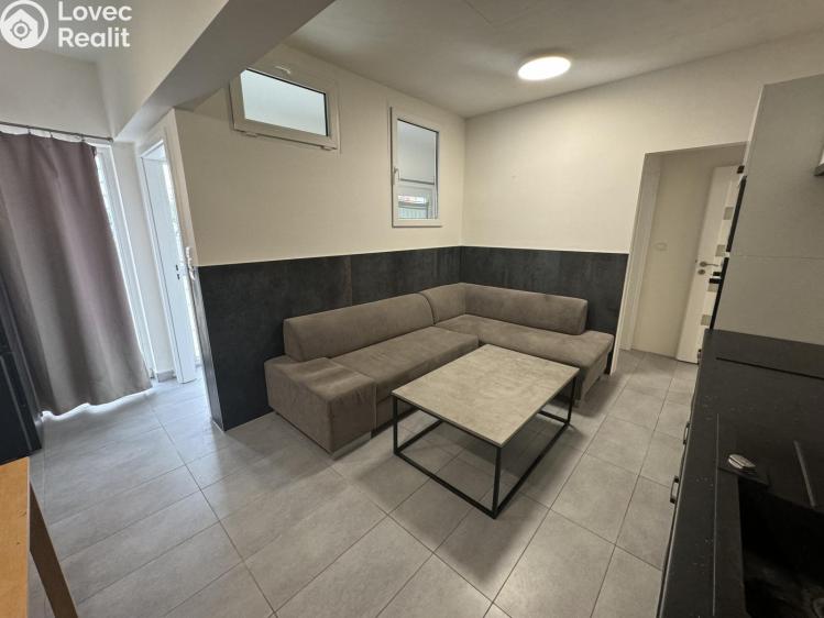 Продажа квартиры 2+KK Praha, Třinecká 769 č. 11