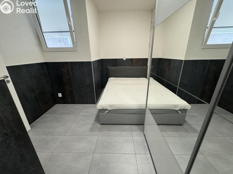 Продажа квартиры 2+KK Praha, Třinecká 769 č. 16