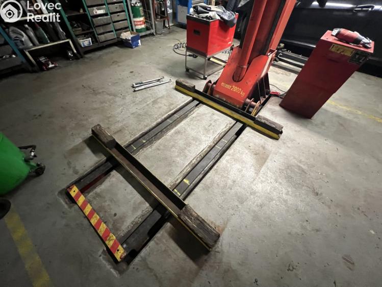 Продаж комерційної нерухомості Praha 6, Břevnov, Diskařská 83/0 č. 9