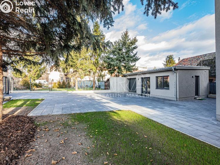 Pronájem bytu 1+KK Praha, Květnická č. 12