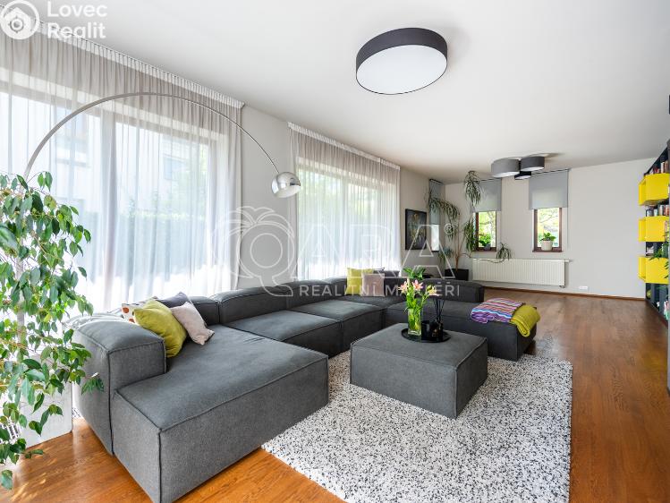 Prodej rodinného domu Statenice, Zelená 422 č. 2