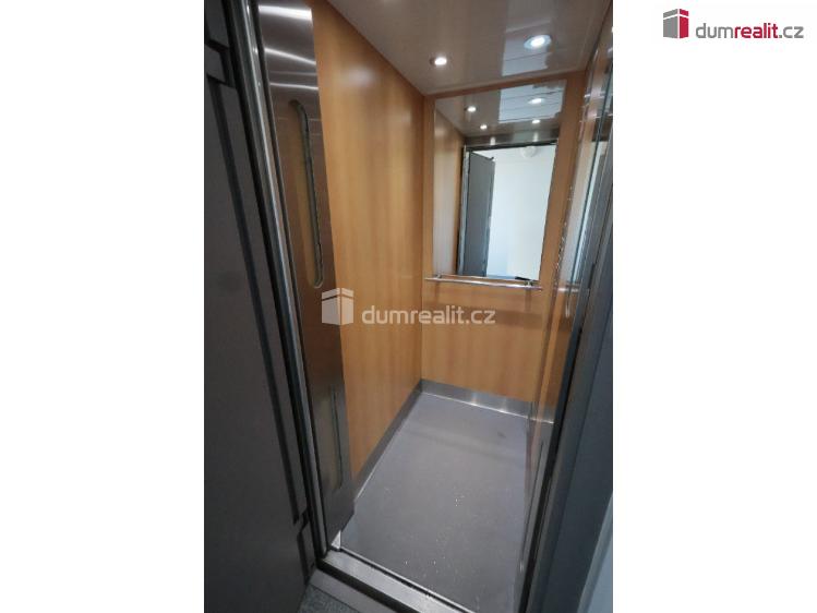 Pronájem bytu 2+KK Praha 18, Malkovského č. 26