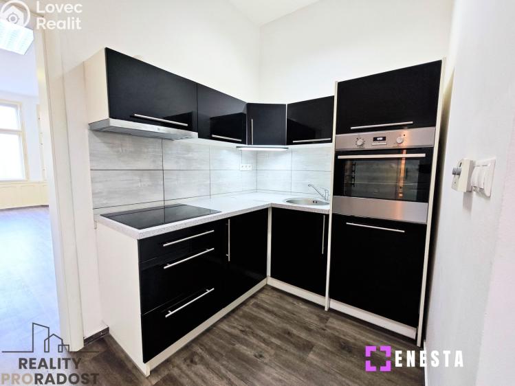 Rent apartment 3+1 Praha, náměstí Generála Kutlvašra 590/6 č. 3
